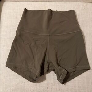 Lululemon Align High Rise 4” Short. Size 4. Color: Nomad (Olive Green)